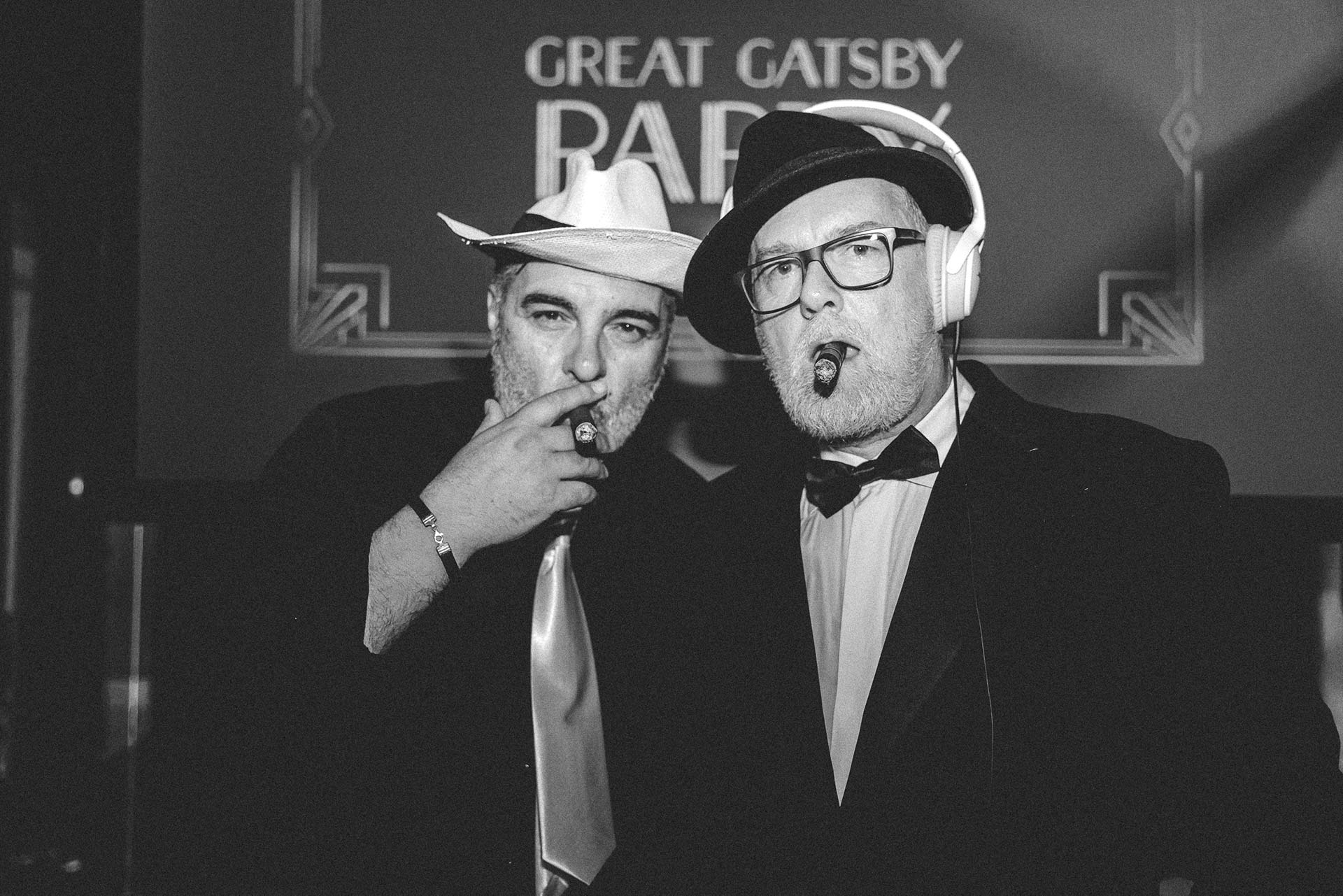 Dapper stil na Dentelli Great Gatsby Party-u — Cosmic Production event Split