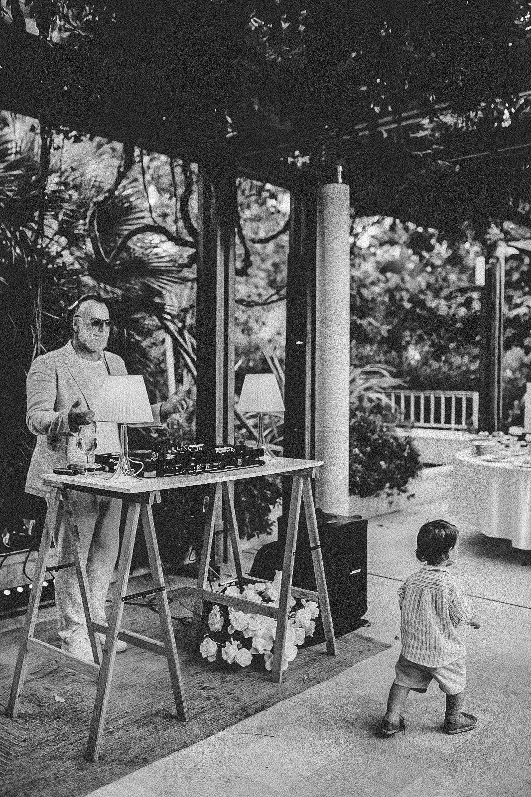 Guide to Choosing Your Wedding DJ in Croatia Cosmic Production Matthew Bee